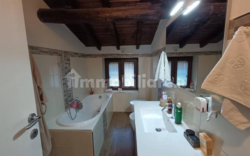 Terratetto unifamiliare 96 m², ottimo stato, Camnago Boscone, Faloppio — foto 24 di 58