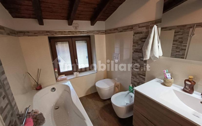 Terratetto unifamiliare 96 m², ottimo stato, Camnago Boscone, Faloppio — foto 26 di 58