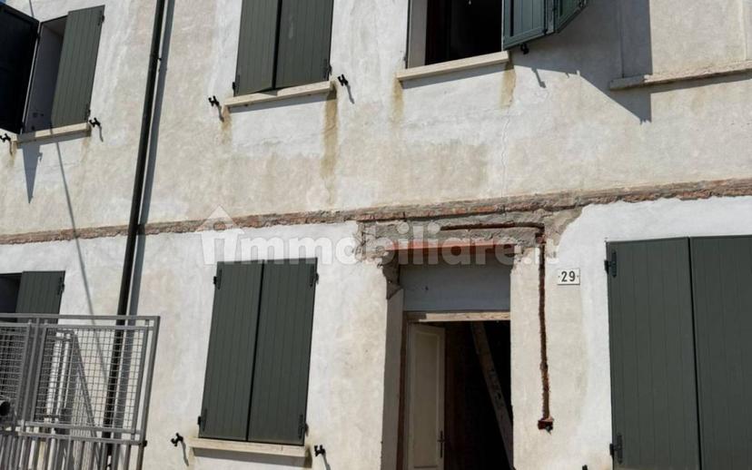 Terratetto unifamiliare via Dante Alighieri 31, Centro, Bagnolo San Vito — foto 5 di 30