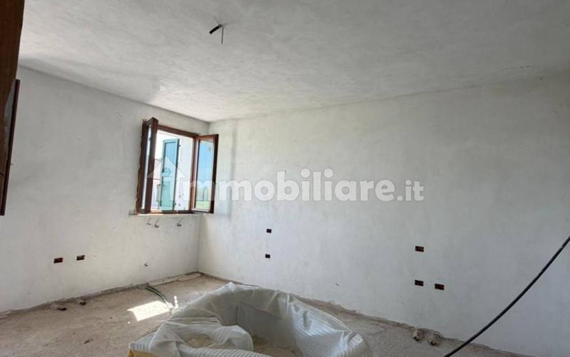 Terratetto unifamiliare via Dante Alighieri 31, Centro, Bagnolo San Vito — foto 27 di 30