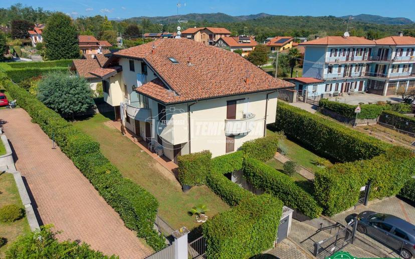 Bilocale via Invorio 19/c, Centro, Paruzzaro — foto 2 di 30