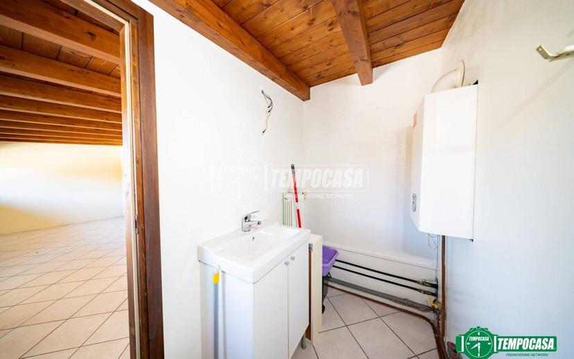Bilocale via Invorio 19/c, Centro, Paruzzaro — foto 5 di 30