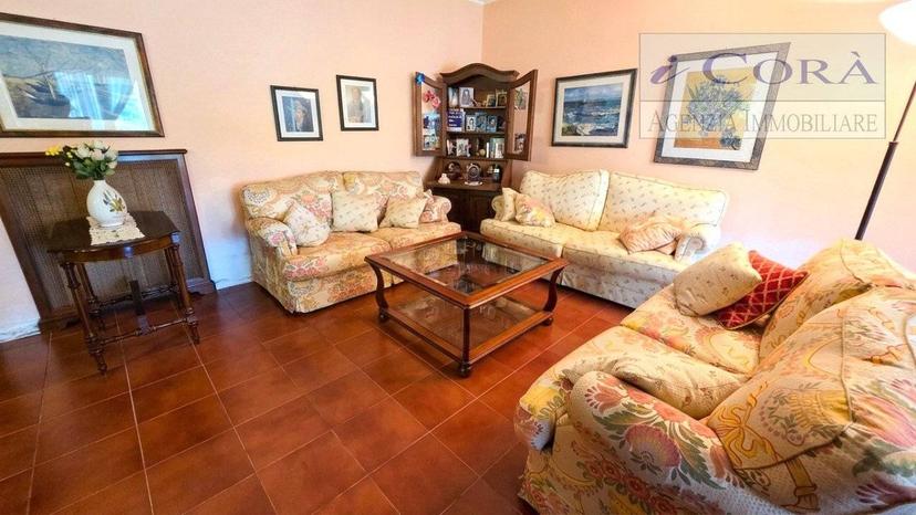 Villa unifamiliare via Ugo Foscolo, Centro, Abano Terme — foto 5 di 14