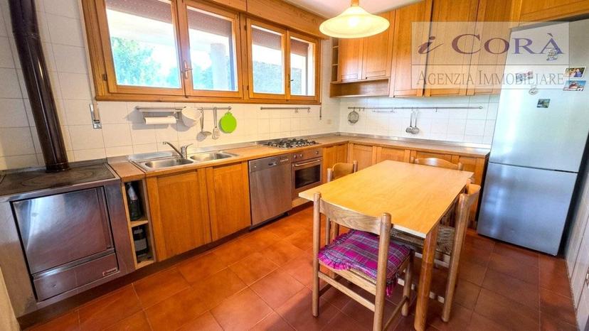 Villa unifamiliare via Ugo Foscolo, Centro, Abano Terme — foto 4 di 14