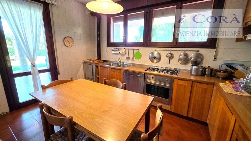 Villa unifamiliare via Ugo Foscolo, Centro, Abano Terme — foto 11 di 14
