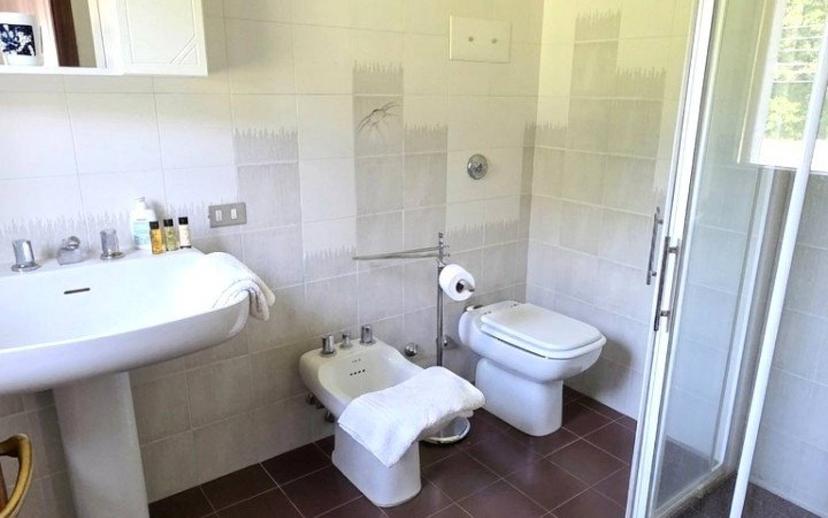 Villa unifamiliare via Ugo Foscolo, Centro, Abano Terme — foto 3 di 14
