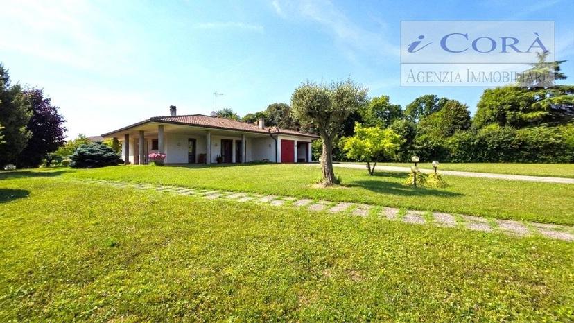 Villa unifamiliare via Ugo Foscolo, Centro, Abano Terme — foto 10 di 14