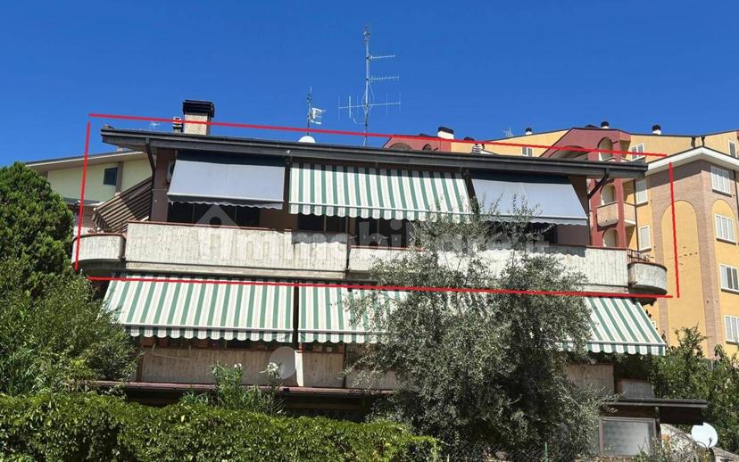 Villa a schiera via Gambini 16, Colleatterrato Alto, Teramo — foto 3 di 62