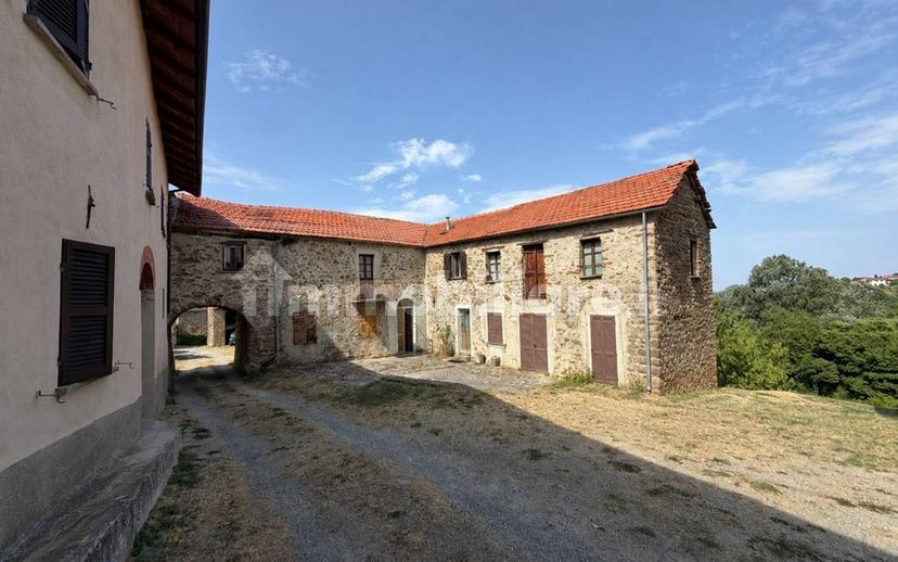 Cascina, da ristrutturare, 400 m², Roccaverano — foto 16 di 22