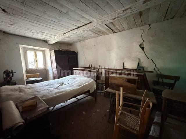 Cascina, da ristrutturare, 400 m², Roccaverano