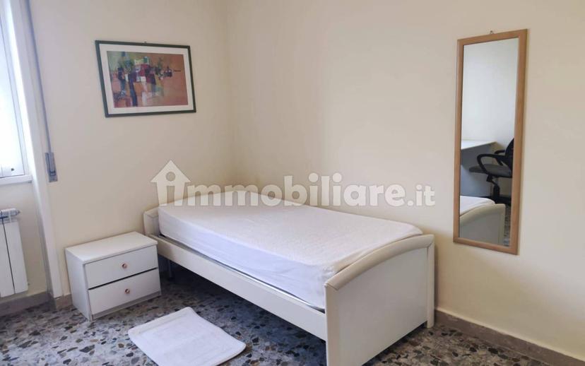 Stanza singola via Lorenzo Maria Neroni 7, Caserta — foto 5 di 6