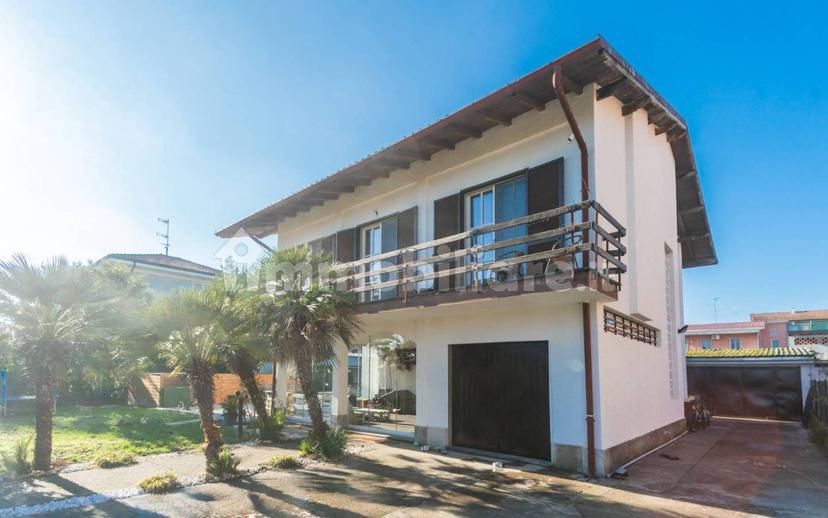 Villa unifamiliare via Ugo Foscolo 3, Cerano — foto 101 di 101