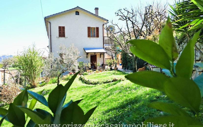 Villa unifamiliare, buono stato, 235 m², Ascoli Piceno — foto 10 di 37