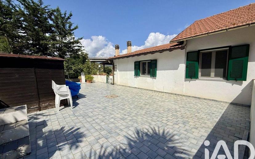 Trilocale via MARTE 18, Porto Maurizio, Imperia — foto 3 di 27