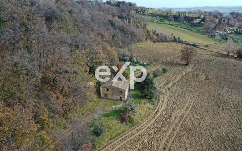 Casa colonica via dei Lubachi, 22, Fratte Rosa — foto 12 di 12