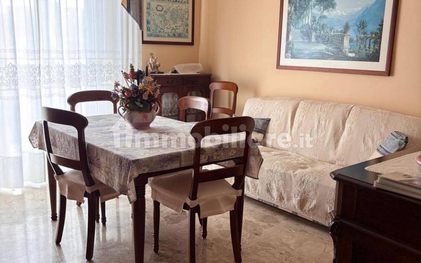 Trilocale via Vivaro, Borgo Piave, Corso Europa, Zona Ferrero, Alba — foto 2 di 16