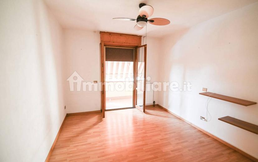 Quadrilocale via Giulio Fraccarolo 6, Centro, San Martino Siccomario — foto 2 di 16