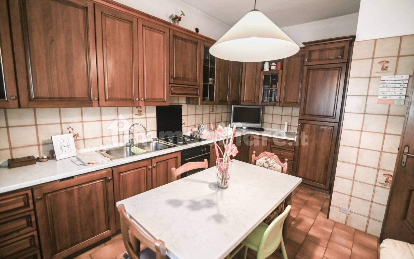 Villa bifamiliare via Verona 1A, Vallone, Pavia