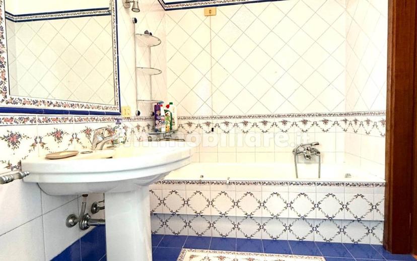 Quadrilocale buono stato, su più livelli, Desenzano Centro, Desenzano del Garda — foto 24 di 29