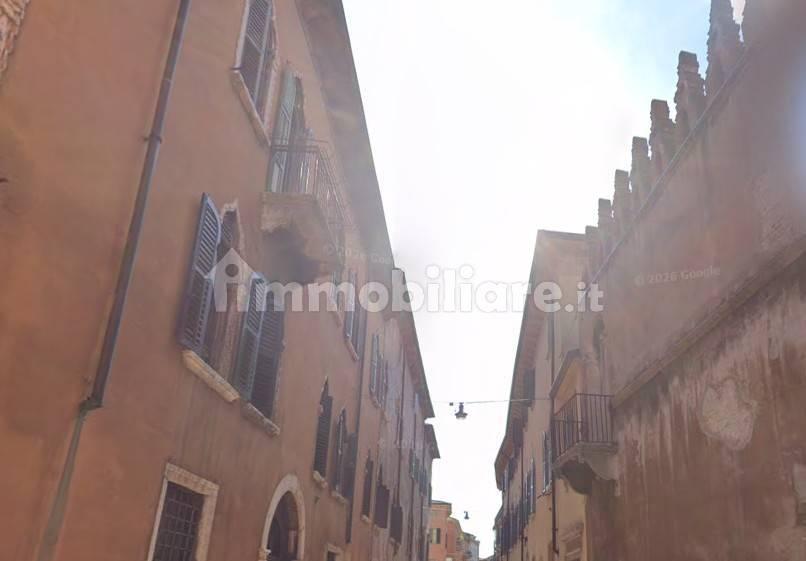 Appartamento buono stato, su più livelli, Centro Storico, Verona