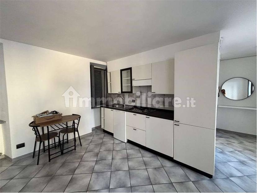 Monolocale buono stato, primo piano, Intra Centro Storico, Verbania — foto 9 di 9