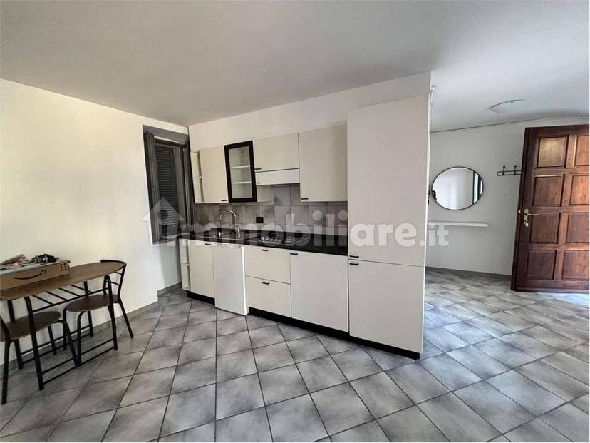 Monolocale buono stato, primo piano, Intra Centro Storico, Verbania — foto 5 di 9