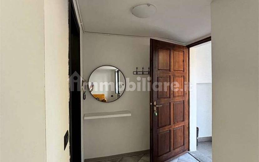 Monolocale buono stato, primo piano, Intra Centro Storico, Verbania — foto 7 di 9