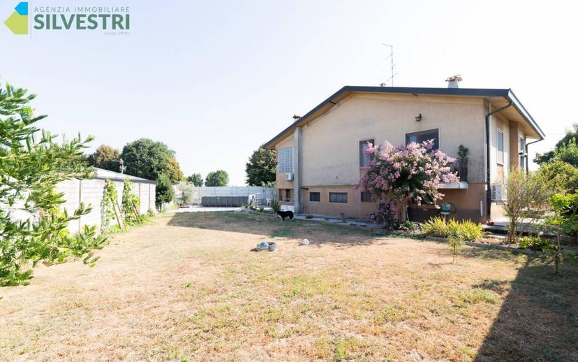 Villa unifamiliare 166 m², Galliate — foto 18 di 56