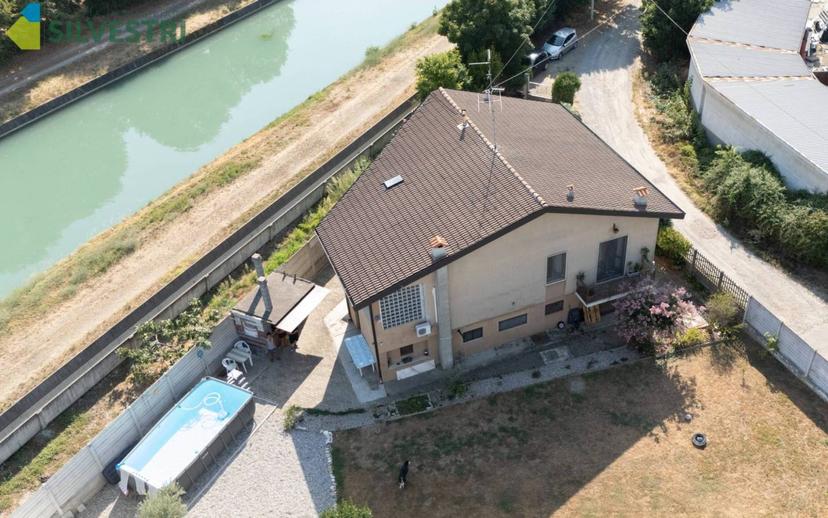 Villa unifamiliare 166 m², Galliate — foto 42 di 56