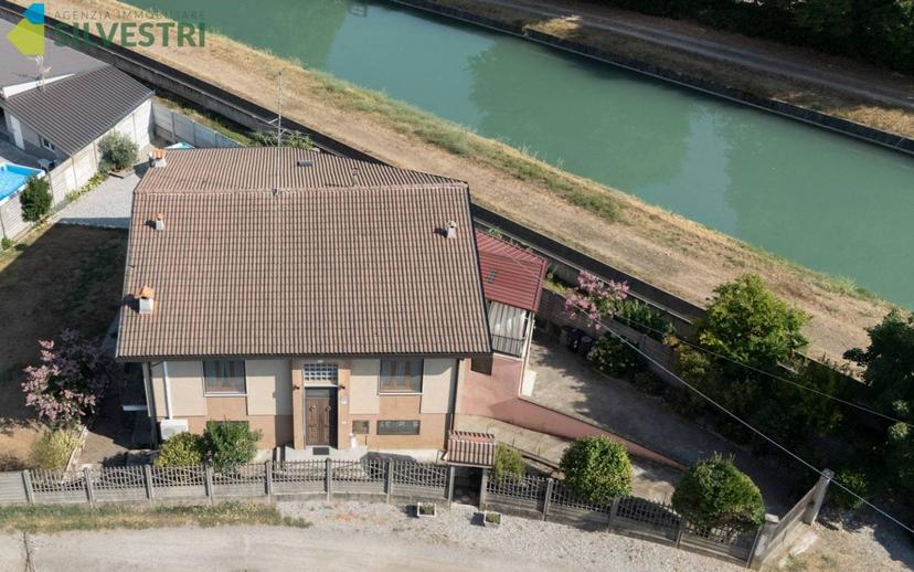 Villa unifamiliare 166 m², Galliate — foto 52 di 56
