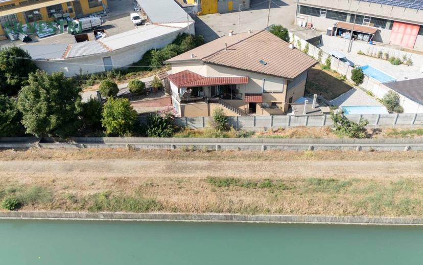 Villa unifamiliare 166 m², Galliate — foto 35 di 56