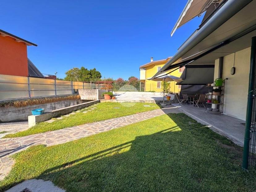 Villa bifamiliare via Tonale 6, Scopella, Castel d'Azzano — foto 10 di 28