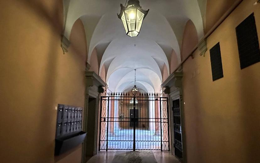 Bilocale buono stato, secondo piano, Centro Storico, Bologna