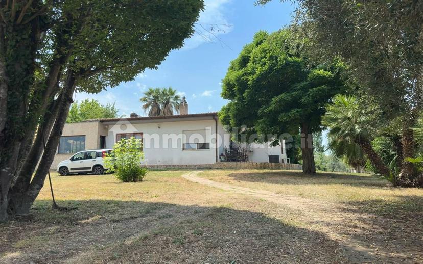 Villa unifamiliare via Strada Statale 7 Appia, 7, Borgo San Michele, Latina — foto 6 di 51
