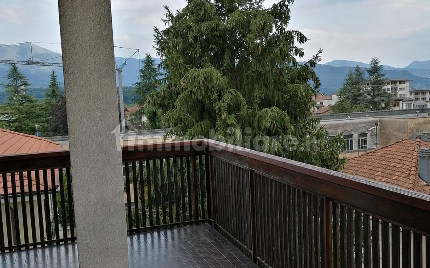 Trilocale via Giovanni De Min 6, Centro, Belluno
