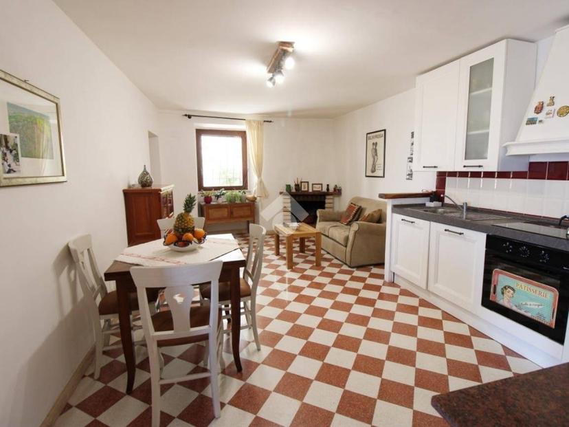 Trilocale piazza Varrone 2, Centro, Poggio Mirteto — foto 6 di 14