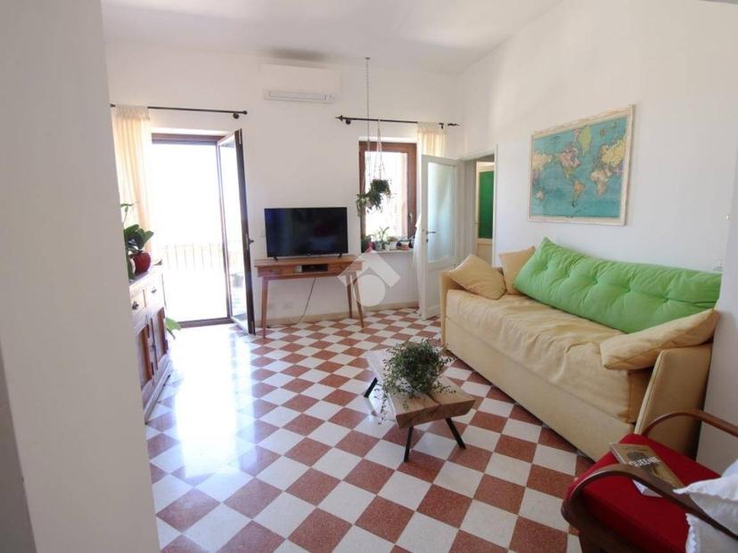 Trilocale piazza Varrone 2, Centro, Poggio Mirteto — foto 7 di 14