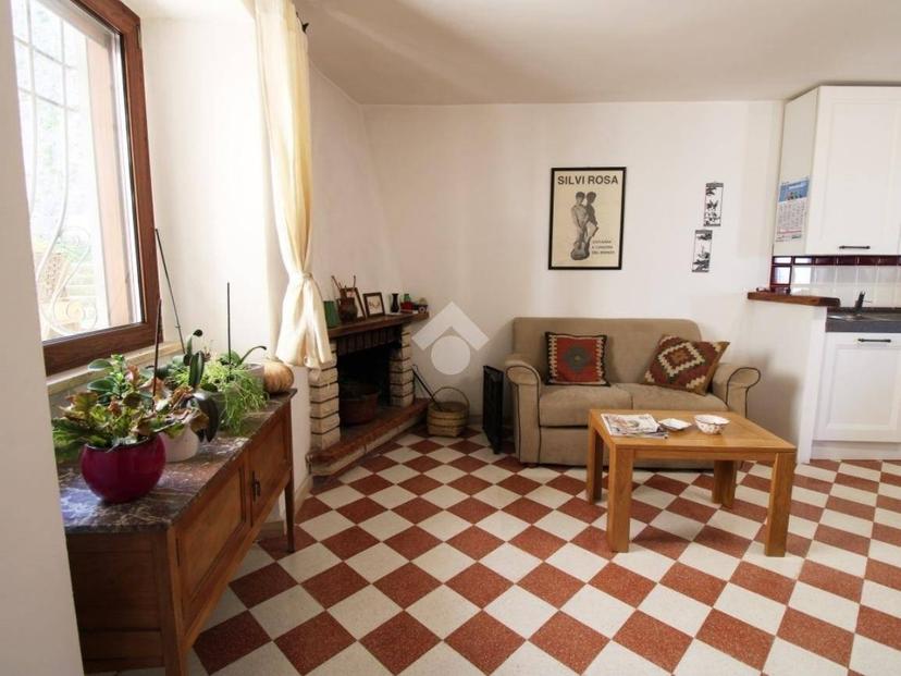 Trilocale piazza Varrone 2, Centro, Poggio Mirteto — foto 12 di 14