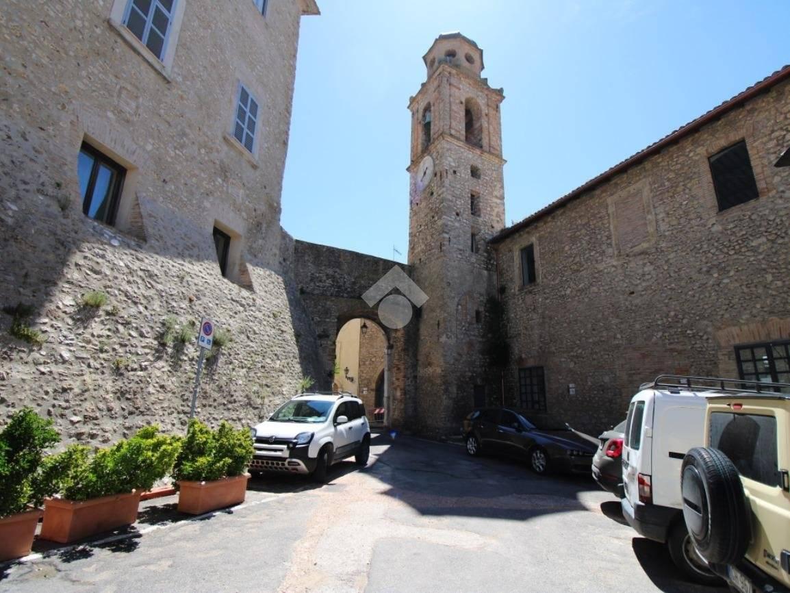 Trilocale piazza Varrone 2, Centro, Poggio Mirteto