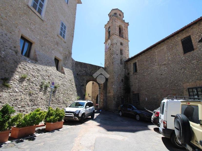 Trilocale piazza Varrone 2, Centro, Poggio Mirteto