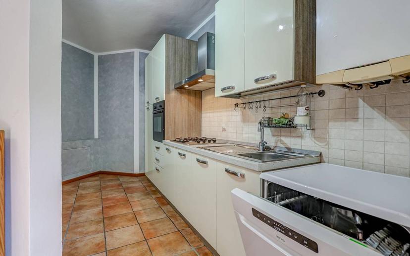 Trilocale via Scirlago 10, Centro, Cittiglio — foto 2 di 22