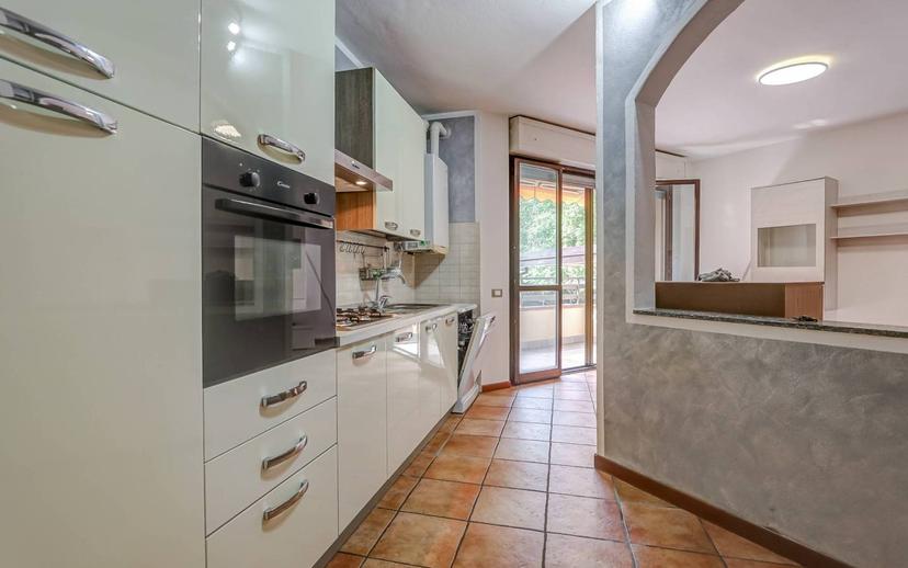 Trilocale via Scirlago 10, Centro, Cittiglio — foto 8 di 22