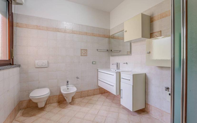 Trilocale via Scirlago 10, Centro, Cittiglio — foto 15 di 22