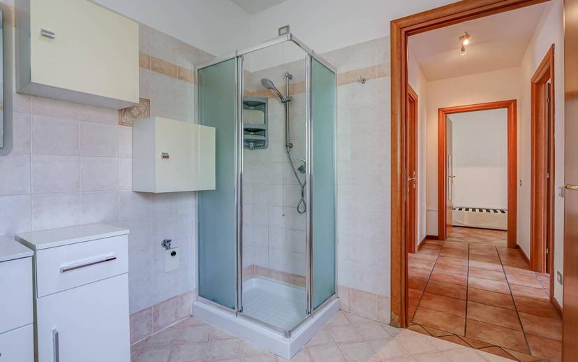 Trilocale via Scirlago 10, Centro, Cittiglio — foto 11 di 22