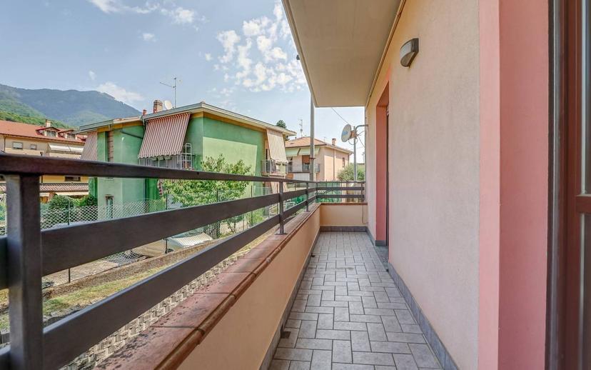 Trilocale via Scirlago 10, Centro, Cittiglio — foto 9 di 22