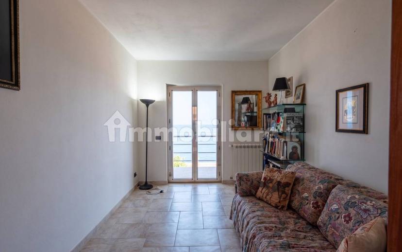 Villa unifamiliare via B. Brin 92, Caronia