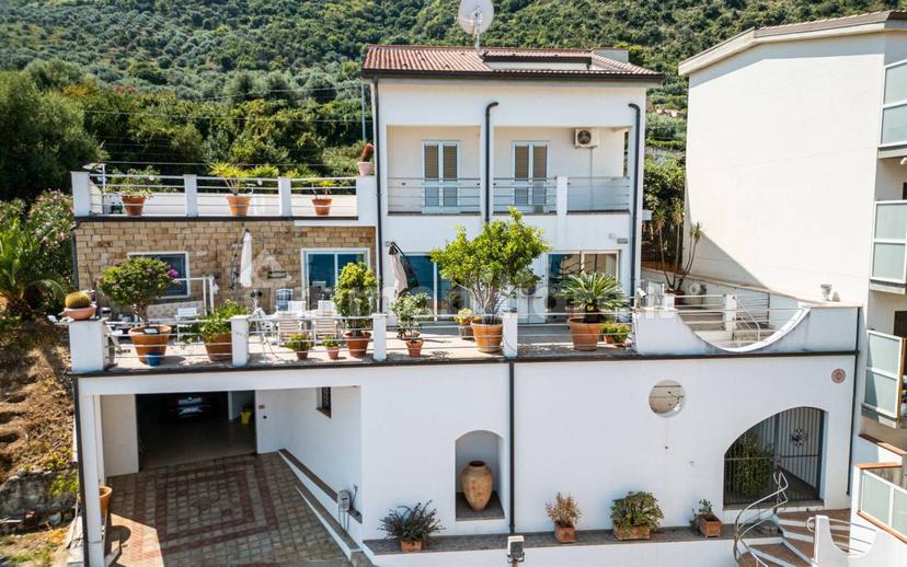 Villa unifamiliare via B. Brin 92, Caronia — foto 3 di 16