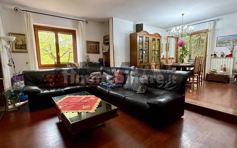 Villa a schiera 5 locali, buono stato, San Martino Bassa, Città Sant'Angelo — foto 5 di 28