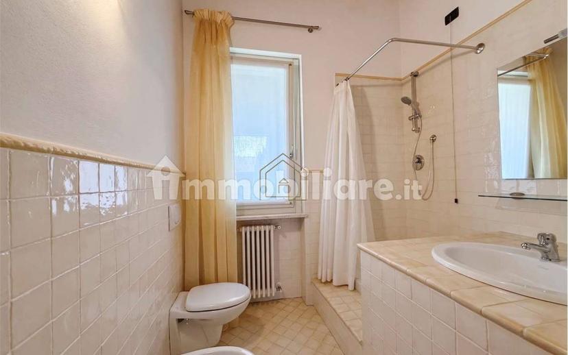 Villa bifamiliare via John Fitzgerald Kennedy, Solarolo, Manerba del Garda — foto 15 di 27