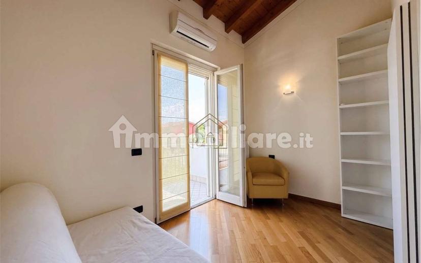 Villa bifamiliare via John Fitzgerald Kennedy, Solarolo, Manerba del Garda — foto 3 di 27